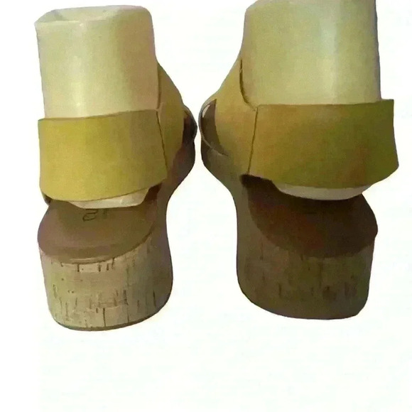 EuroSoft Finnly Womens Yellow Leather Wedge Sandal Size 9M - Picture 7 of 10